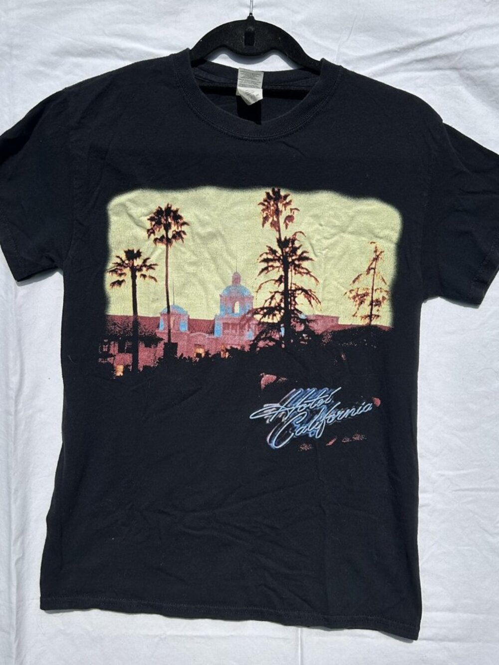 The Eagles Hotel California 2018 Tour T-Shirt Concert Small